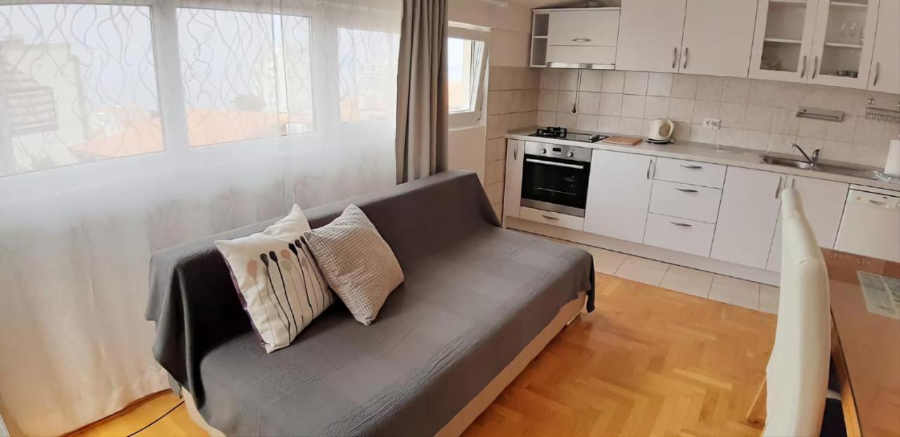 Bernard Apartman *